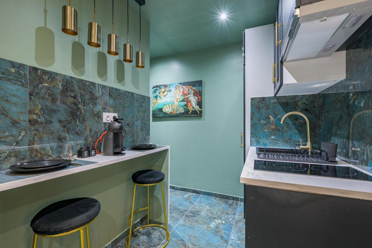 Le Musee D'Aphrodite / Jacuzzi Montgeron Экстерьер фото